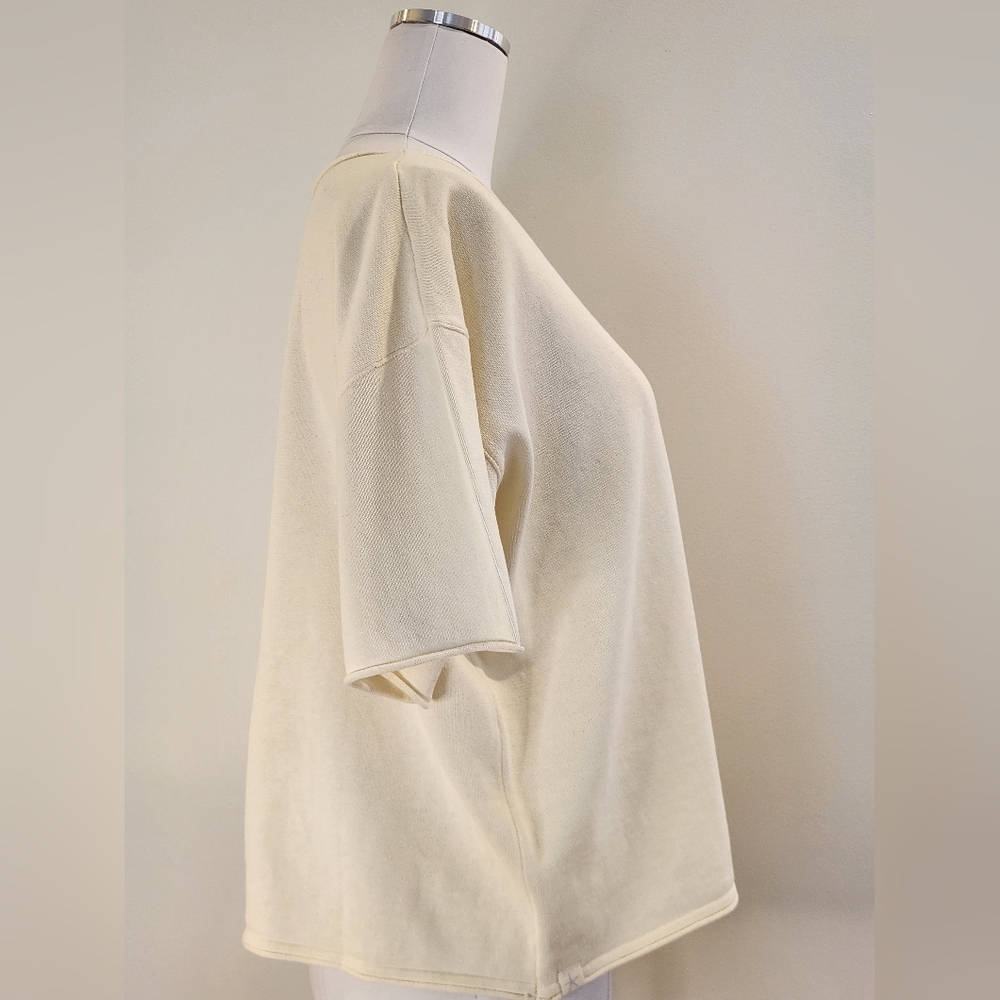 New! || BAREFOOT DREAMS || T in cream, pocket, rolled hems, boxy fit, sz S - Picture 5 of 8